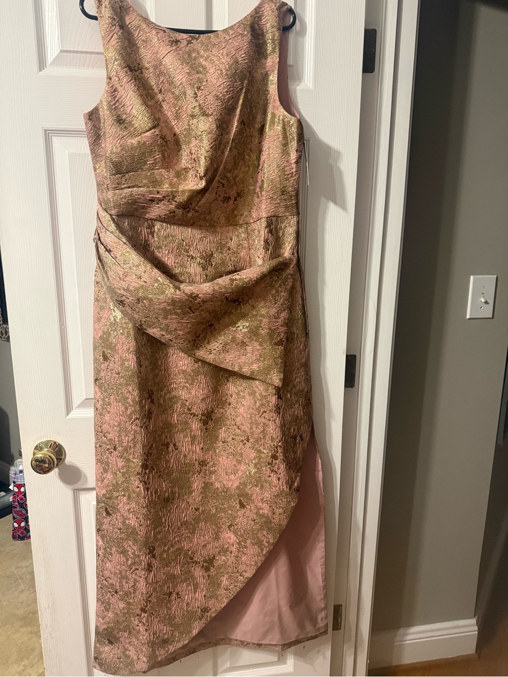 Kay Unger Pink and Gold Brocade Sleeveless Evening Dress